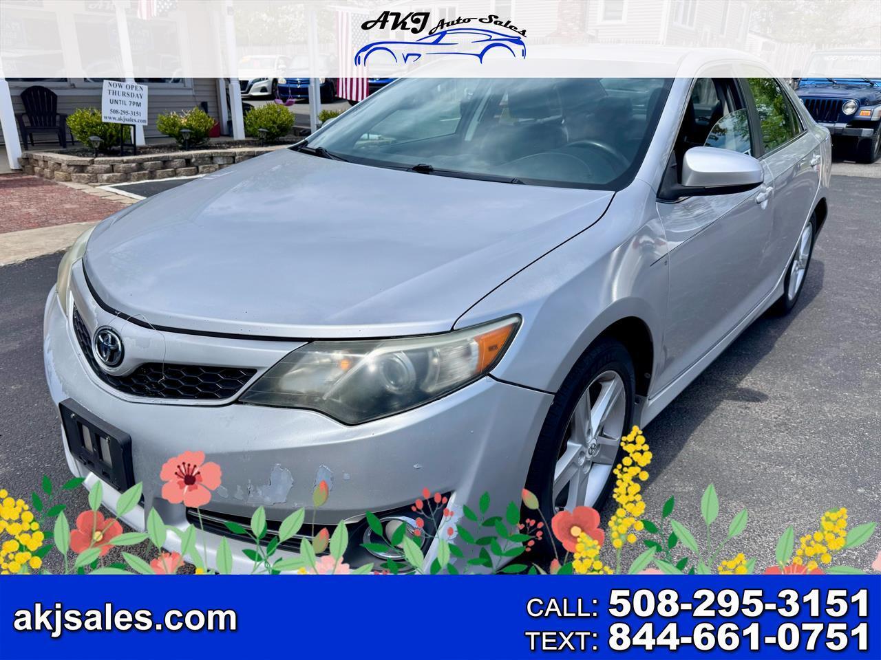 2013 Toyota Camry 4dr Sdn I4 Auto SE w/Special Edition Pkg (Natl)