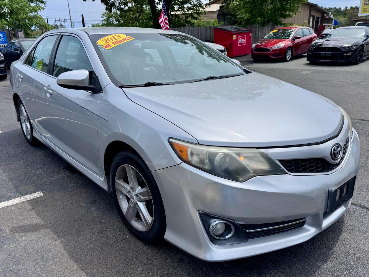 Toyota Camry 4dr Sdn I4 Auto SE w/Special Edition Pkg (Natl) 2013