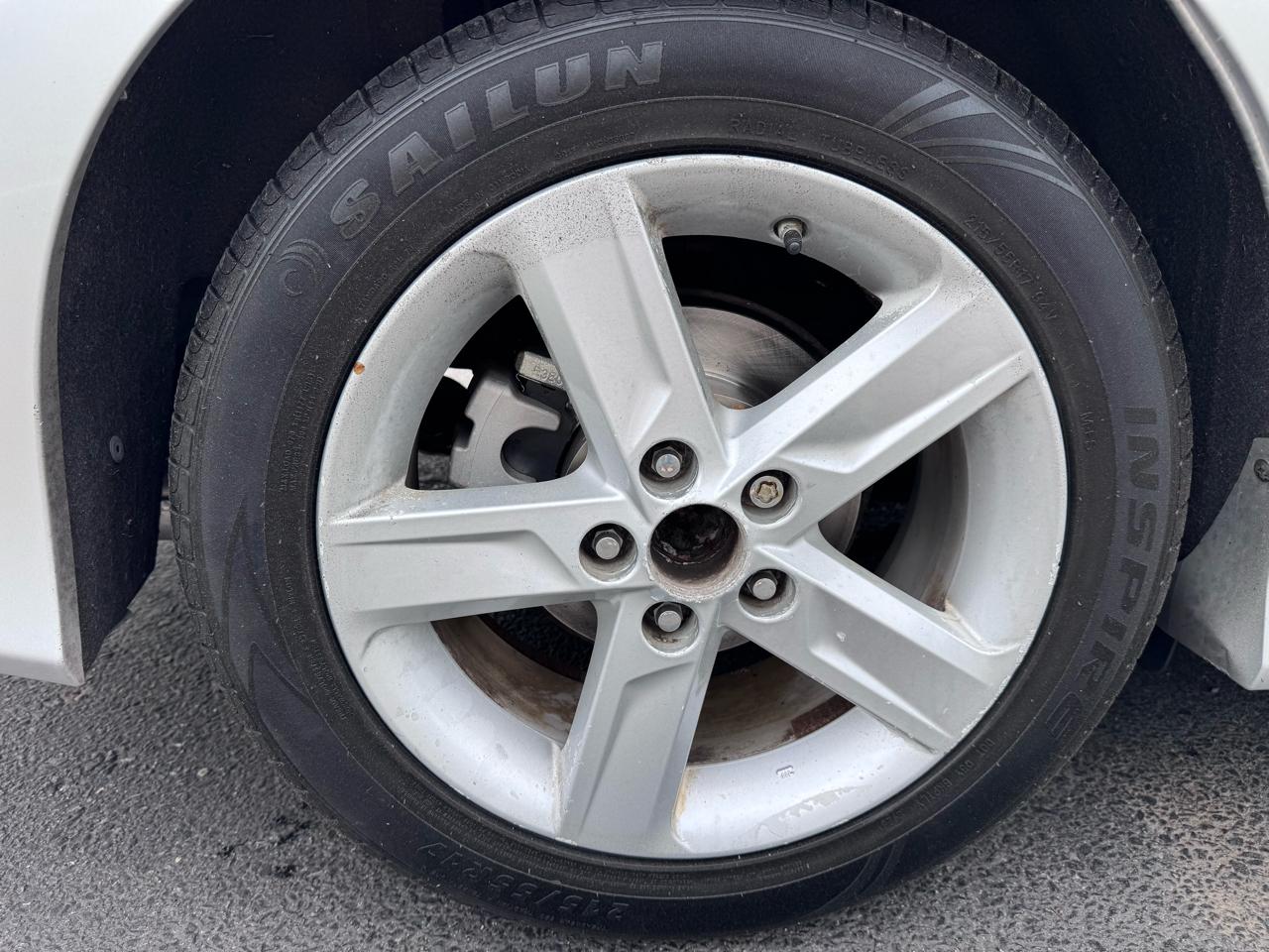 Toyota Camry 4dr Sdn I4 Auto SE w/Special Edition Pkg (Natl) 2013
