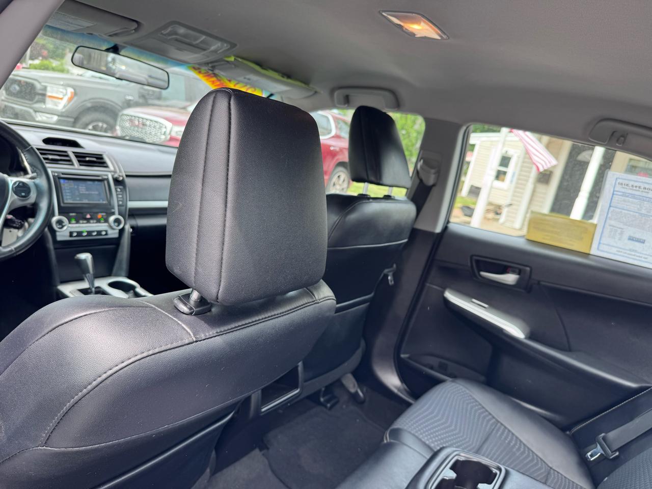 Toyota Camry 4dr Sdn I4 Auto SE w/Special Edition Pkg (Natl) 2013