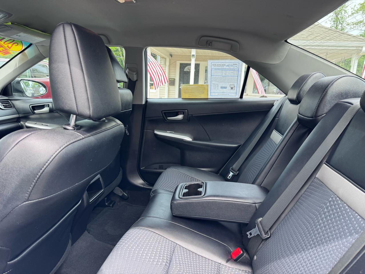 Toyota Camry 4dr Sdn I4 Auto SE w/Special Edition Pkg (Natl) 2013