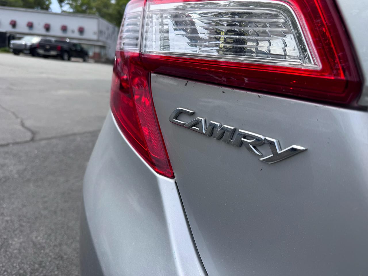 Toyota Camry 4dr Sdn I4 Auto SE w/Special Edition Pkg (Natl) 2013