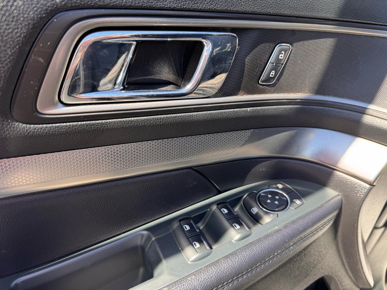 Ford Explorer XLT 4WD 2018