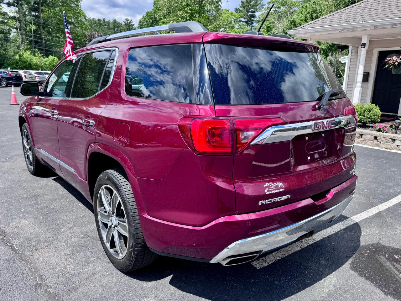 GMC Acadia AWD 4dr Denali 2017
