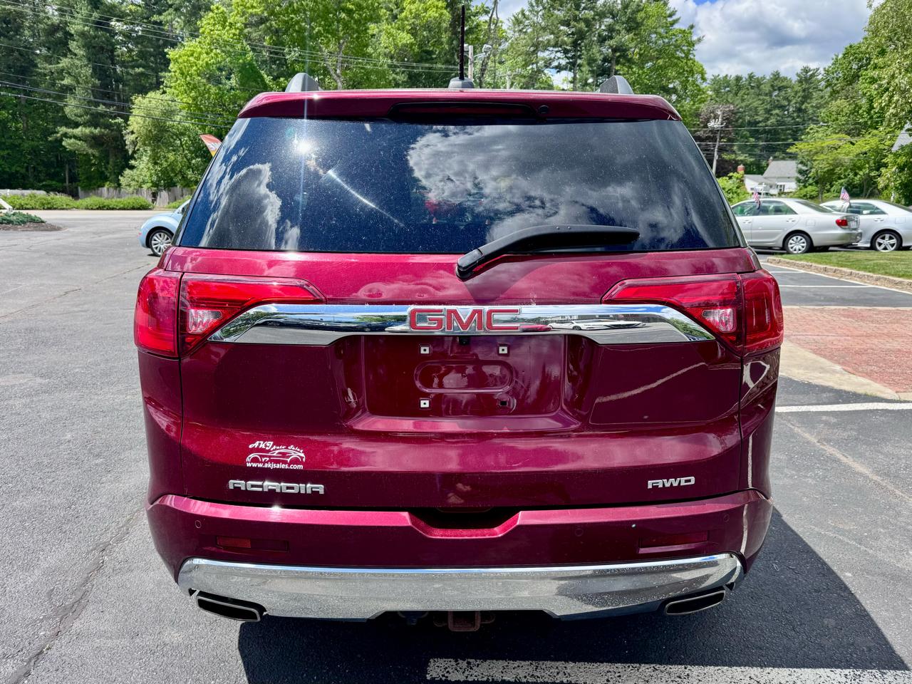 GMC Acadia AWD 4dr Denali 2017