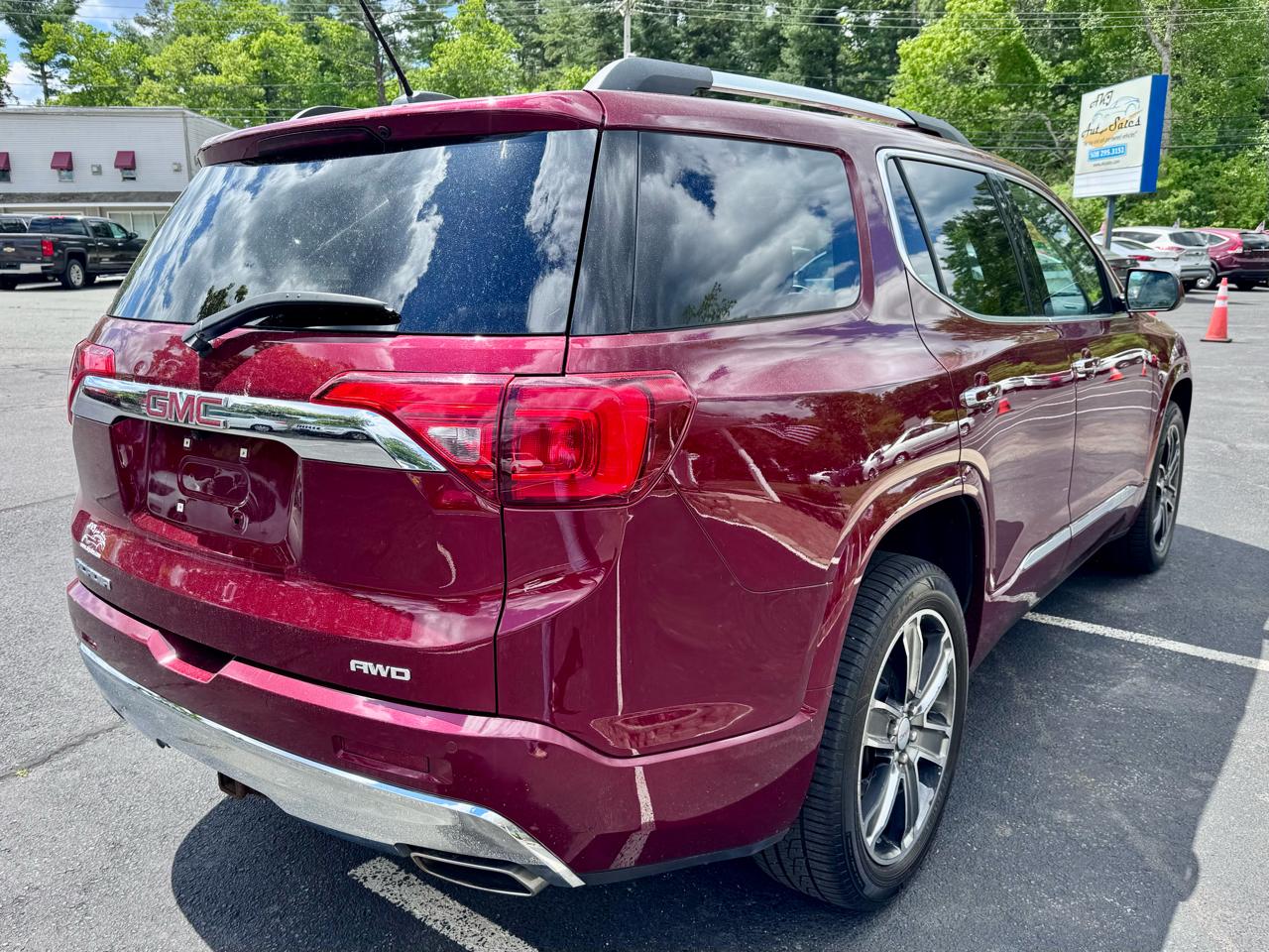 GMC Acadia AWD 4dr Denali 2017