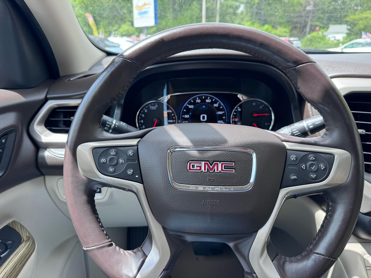 GMC Acadia AWD 4dr Denali 2017