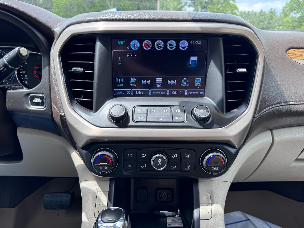GMC Acadia AWD 4dr Denali 2017