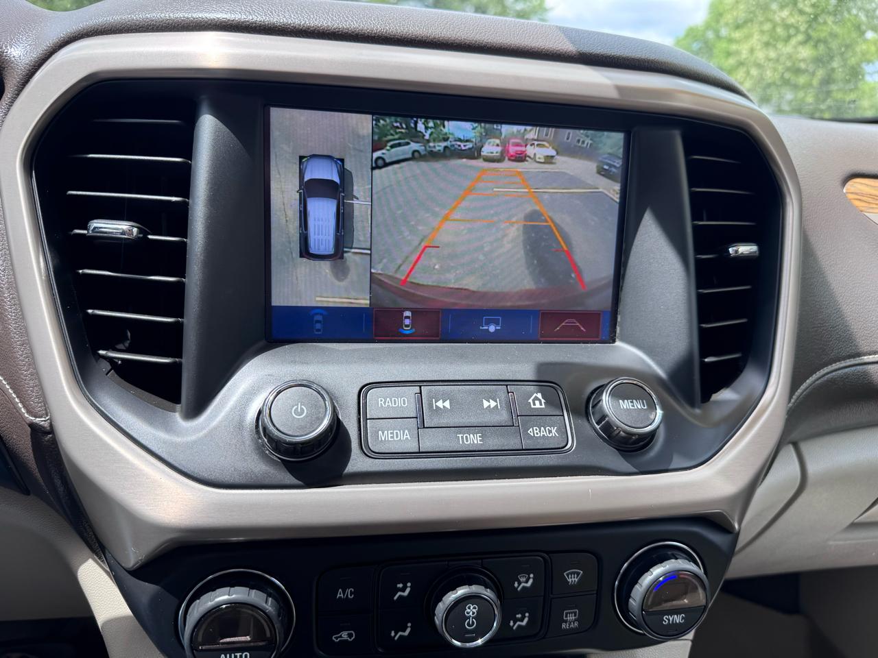 GMC Acadia AWD 4dr Denali 2017