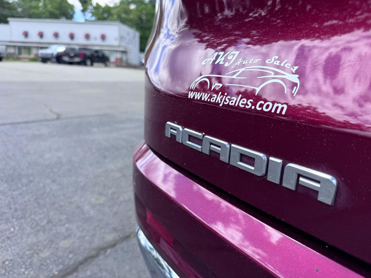 GMC Acadia AWD 4dr Denali 2017