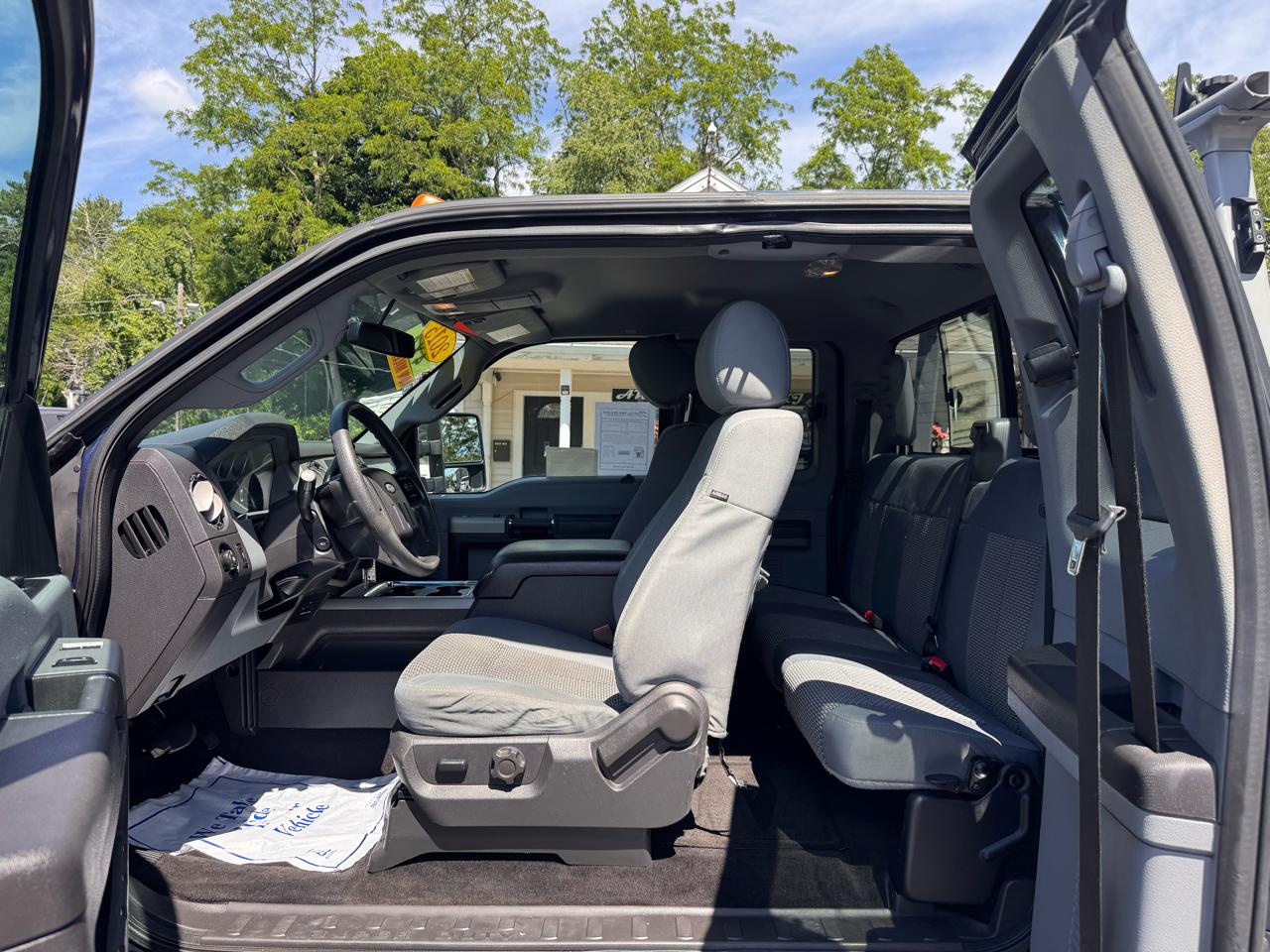 Ford Super Duty F-250 SRW 4WD SuperCab 142" Lariat 2015