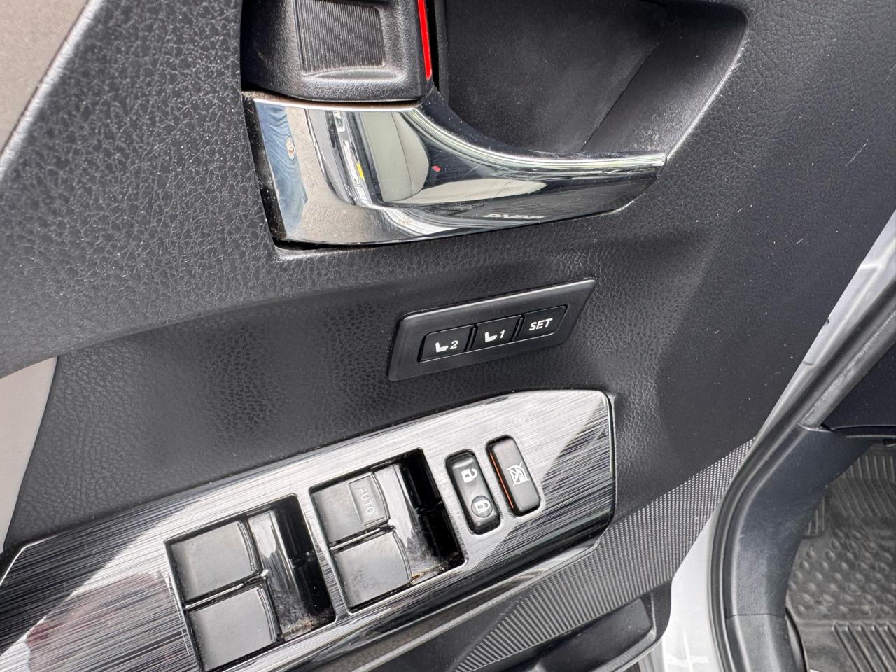 Toyota RAV4 Hybrid Limited AWD (Natl) 2018