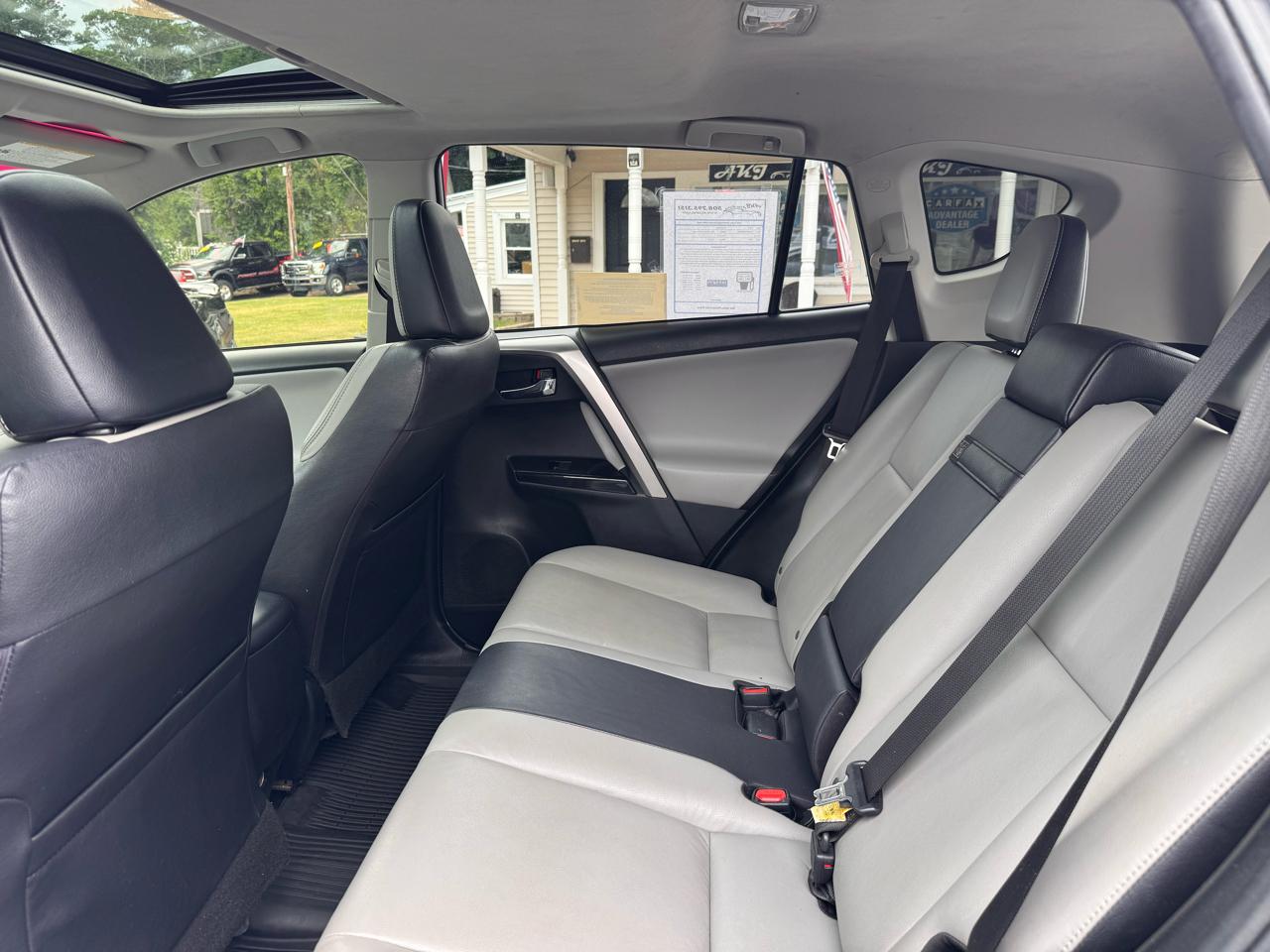 Toyota RAV4 Hybrid Limited AWD (Natl) 2018