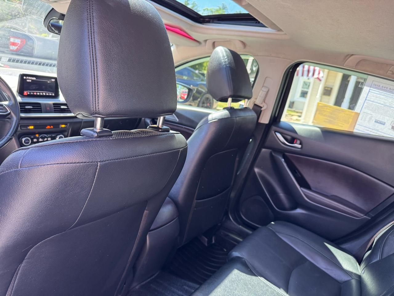 Mazda Mazda3 4-Door Grand Touring Manual 2017