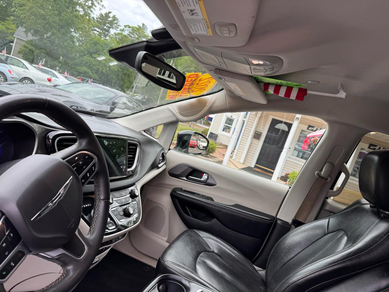Chrysler Pacifica Touring L FWD 2022