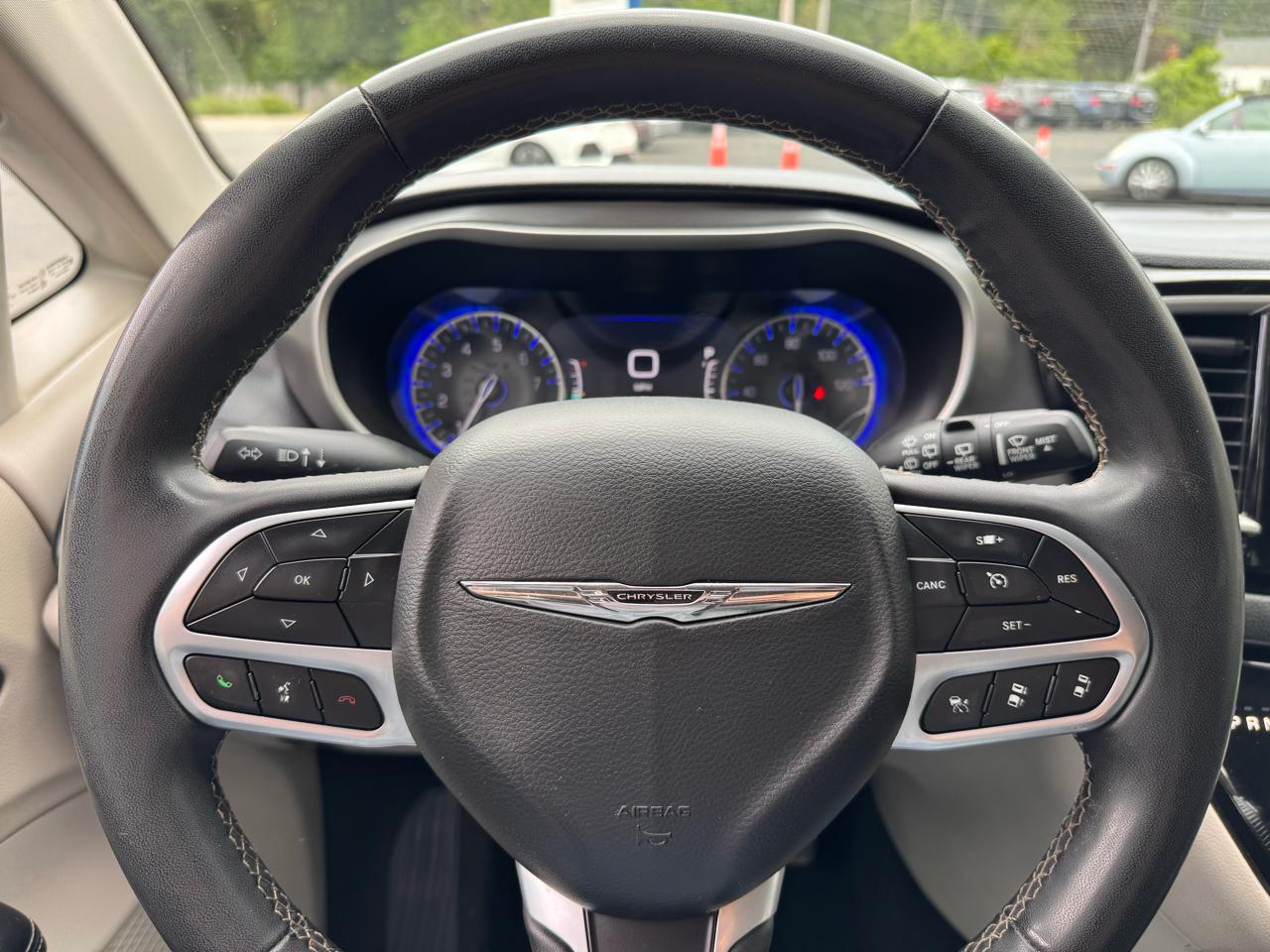Chrysler Pacifica Touring L FWD 2022