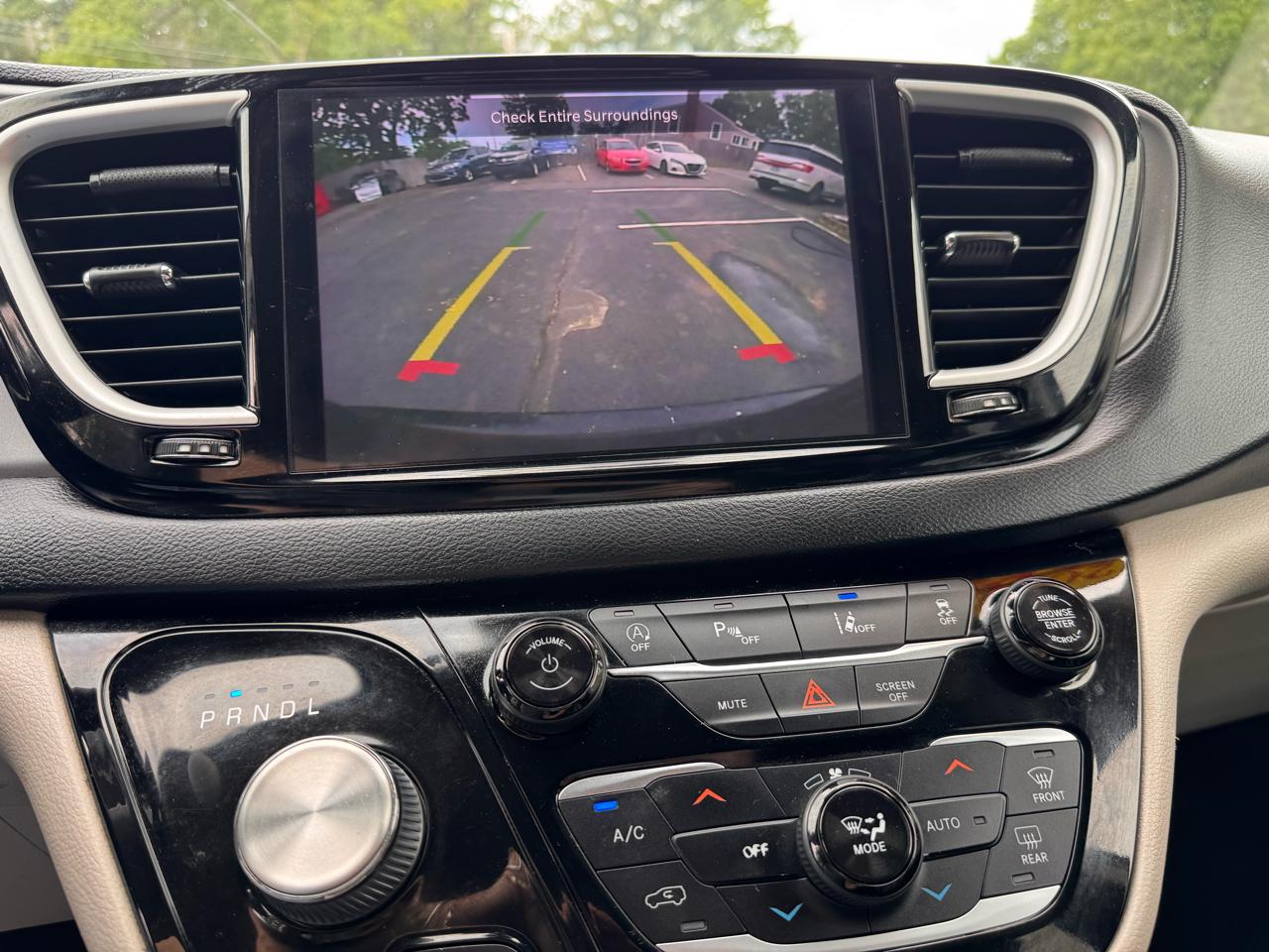Chrysler Pacifica Touring L FWD 2022