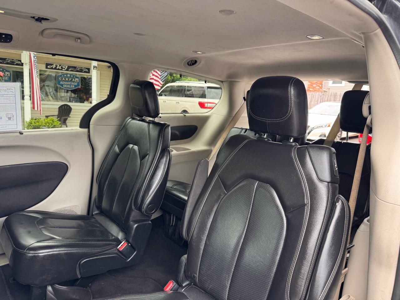 Chrysler Pacifica Touring L FWD 2022