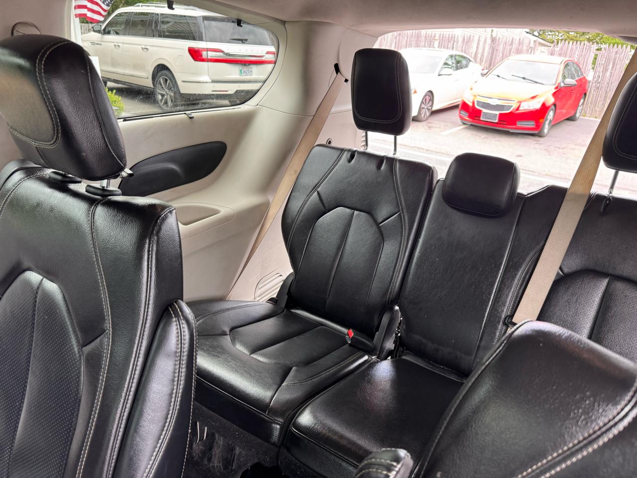 Chrysler Pacifica Touring L FWD 2022