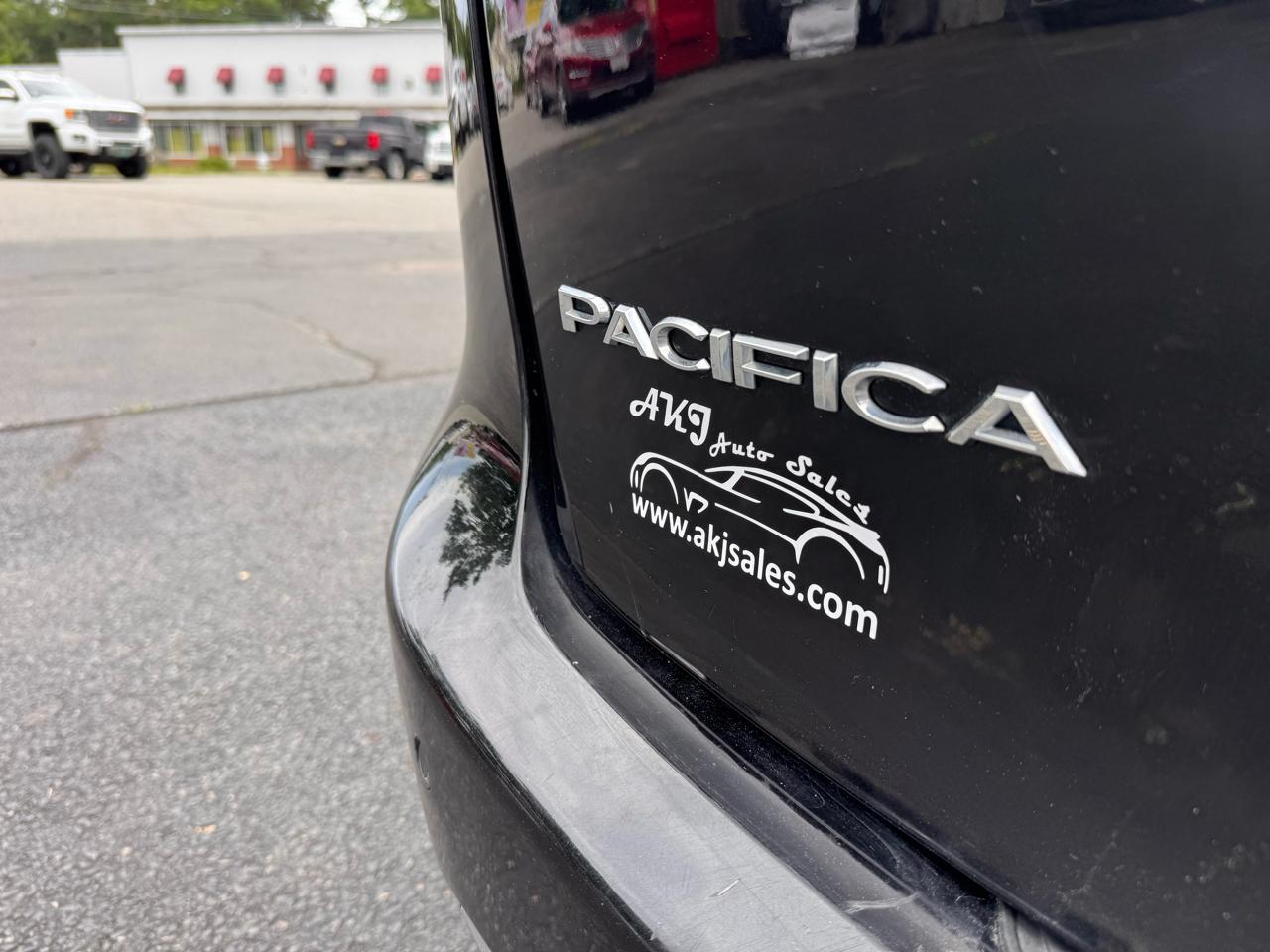Chrysler Pacifica Touring L FWD 2022