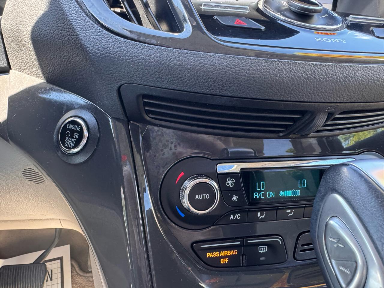 Ford Escape 4WD 4dr Titanium 2016
