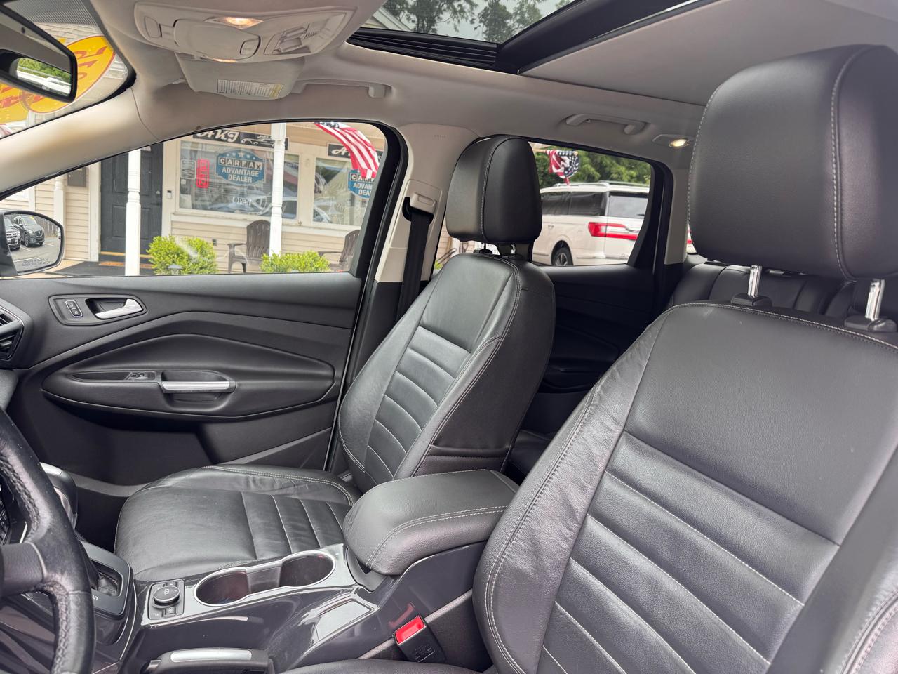 Ford Escape 4WD 4dr Titanium 2015