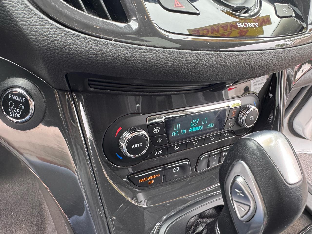 Ford Escape 4WD 4dr Titanium 2015