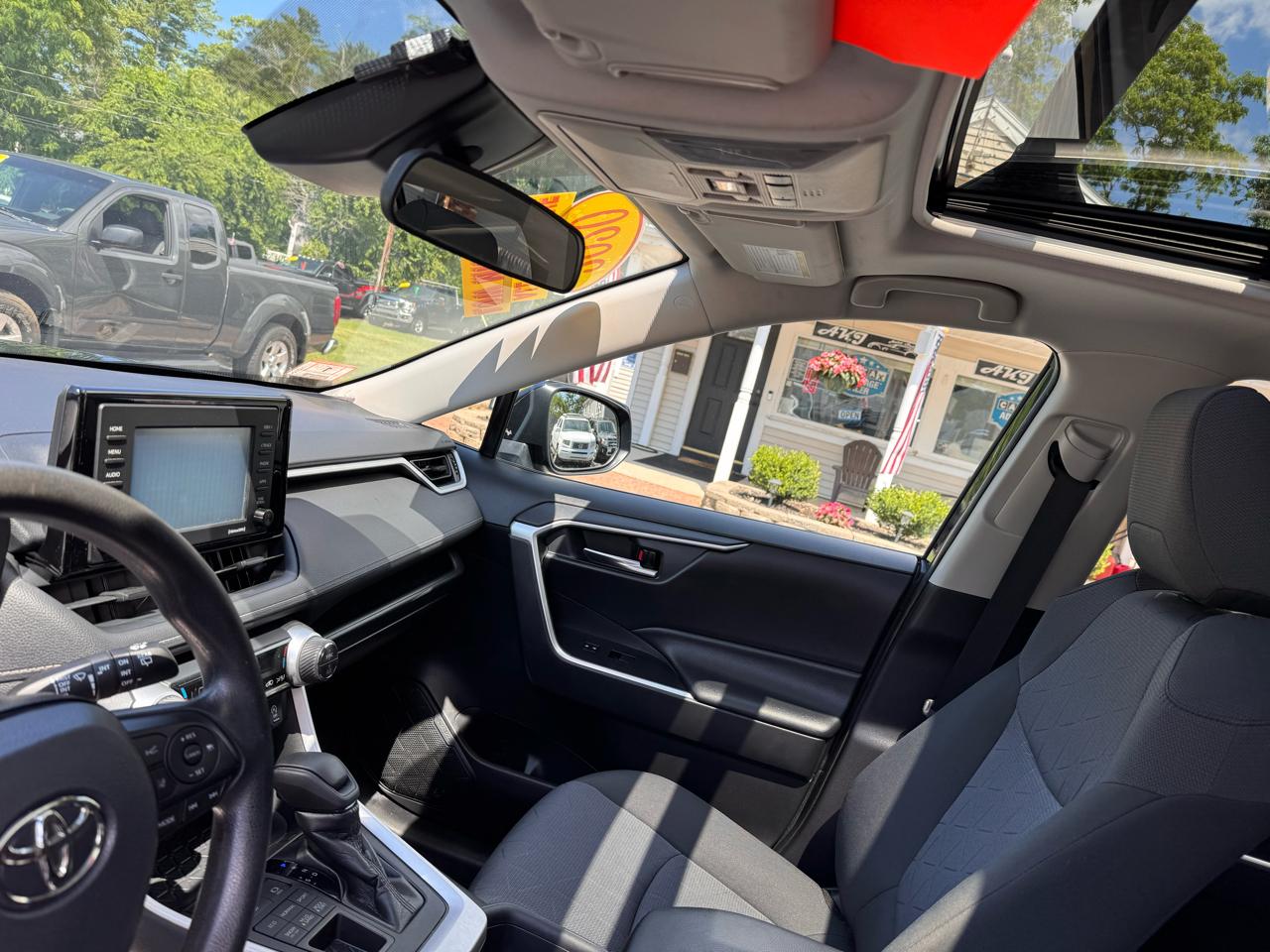 Toyota RAV4 XLE AWD (Natl) 2020