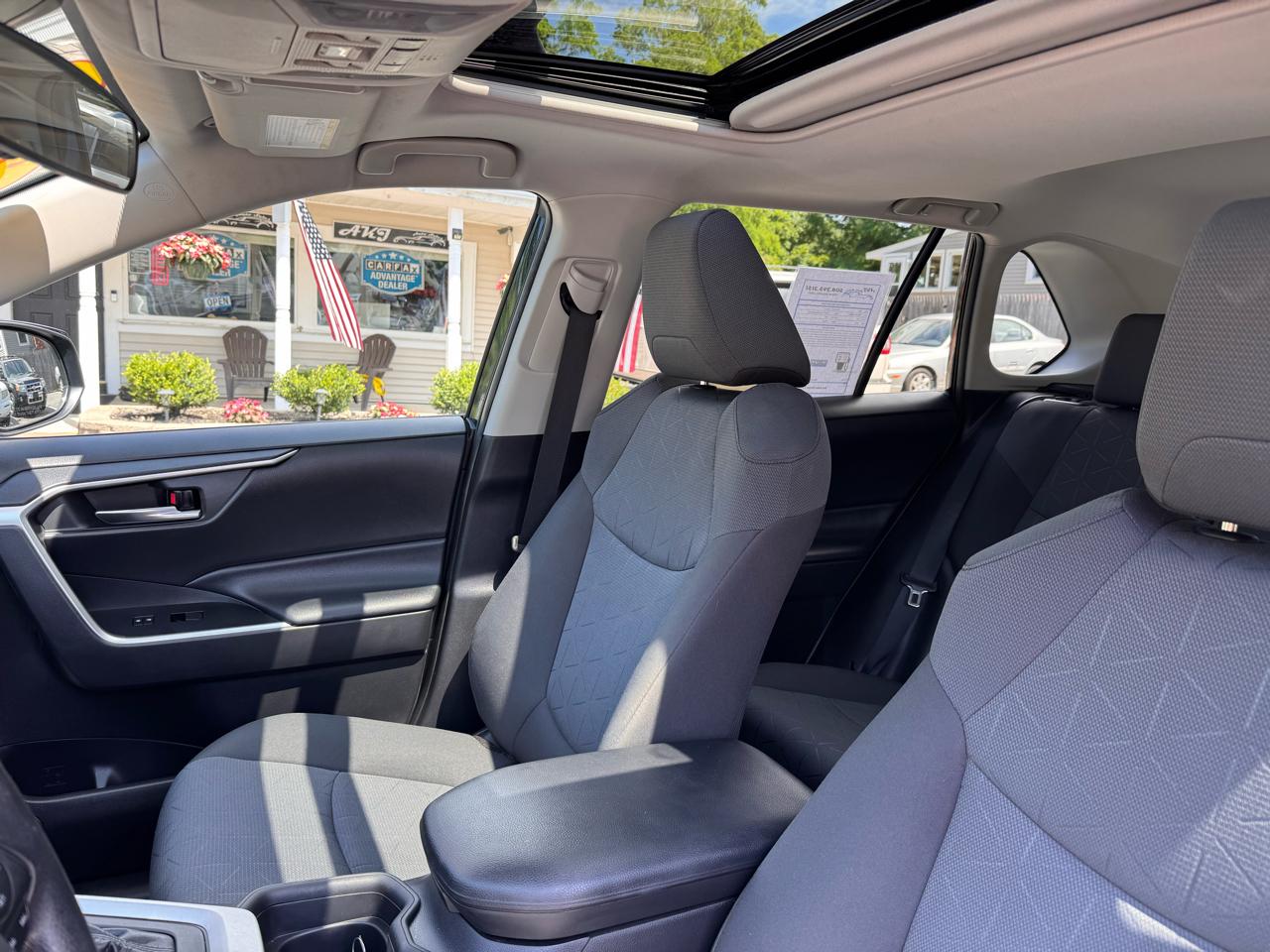 Toyota RAV4 XLE AWD (Natl) 2020