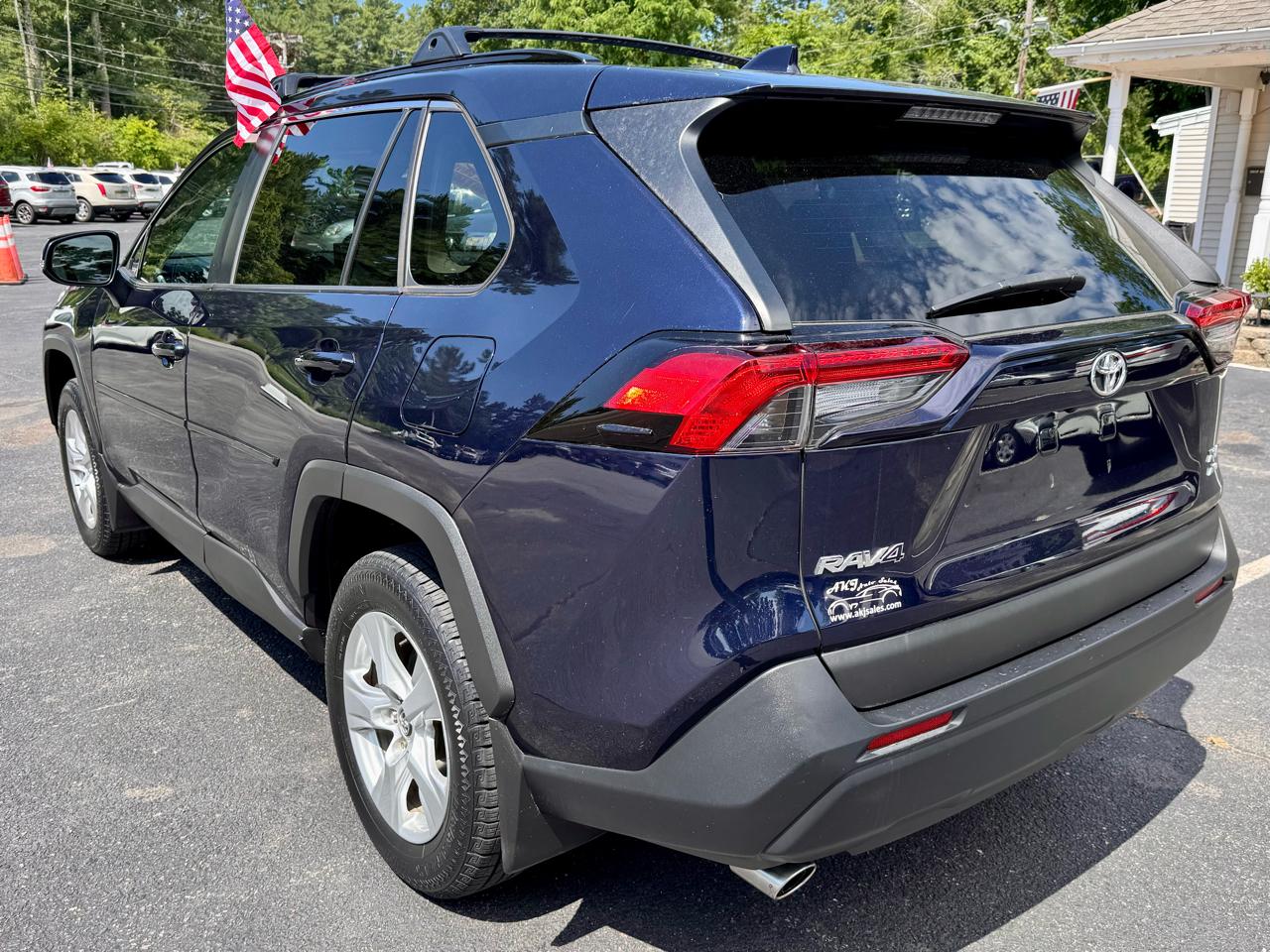 Toyota RAV4 XLE AWD (Natl) 2020