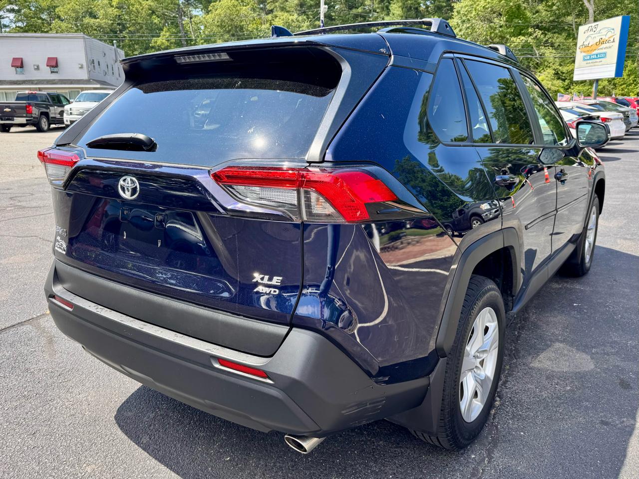 Toyota RAV4 XLE AWD (Natl) 2020