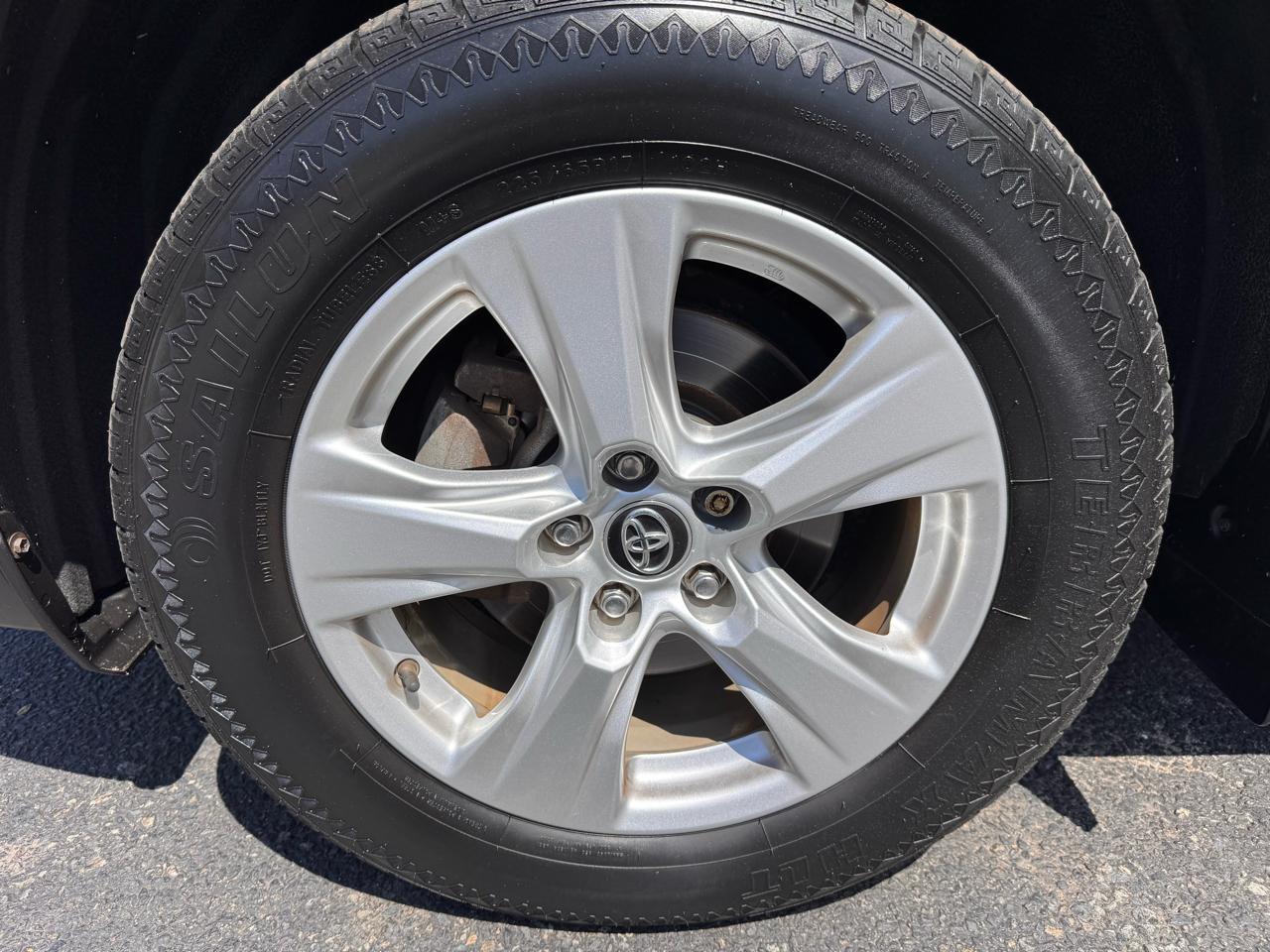 Toyota RAV4 XLE AWD (Natl) 2020