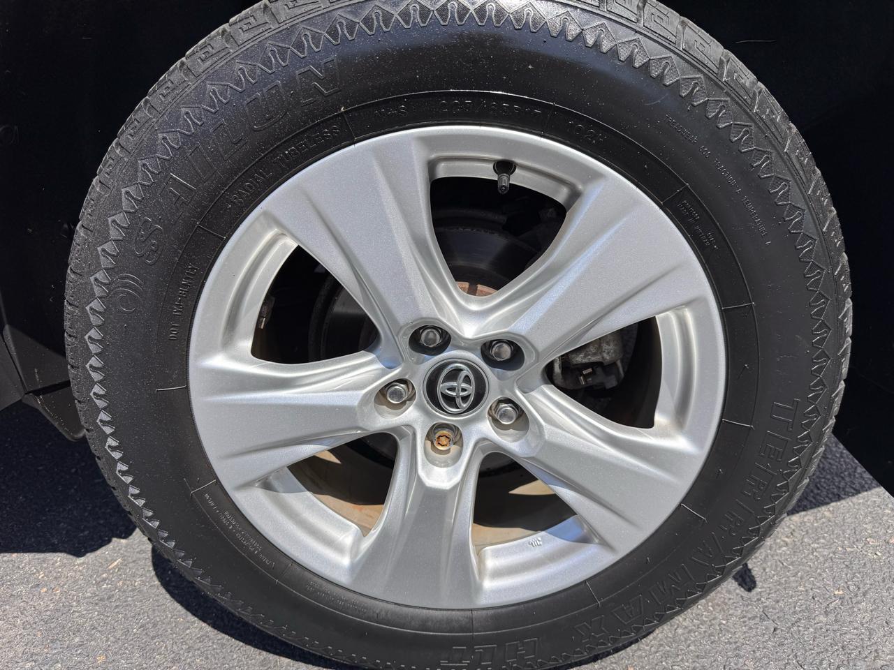 Toyota RAV4 XLE AWD (Natl) 2020
