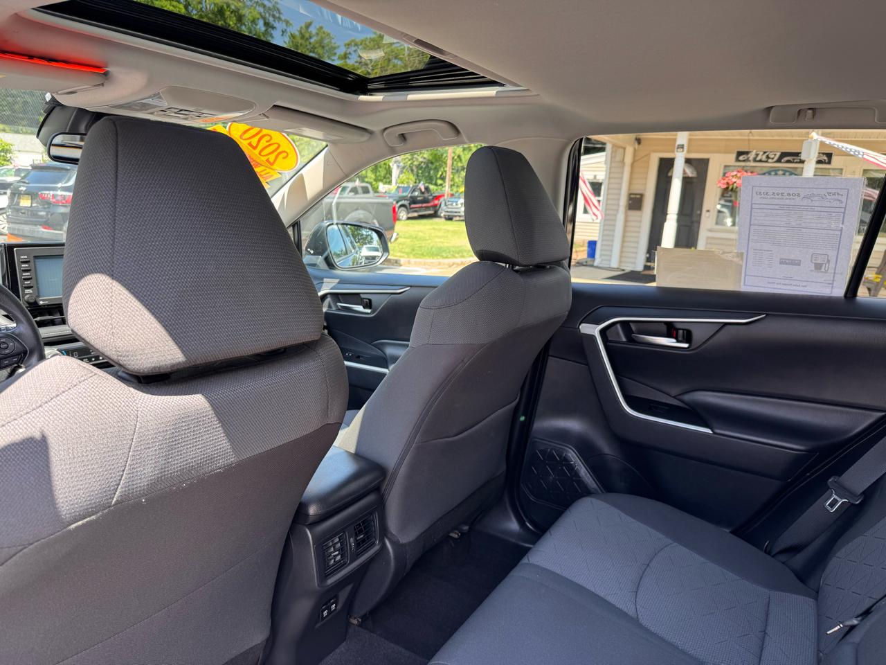 Toyota RAV4 XLE AWD (Natl) 2020