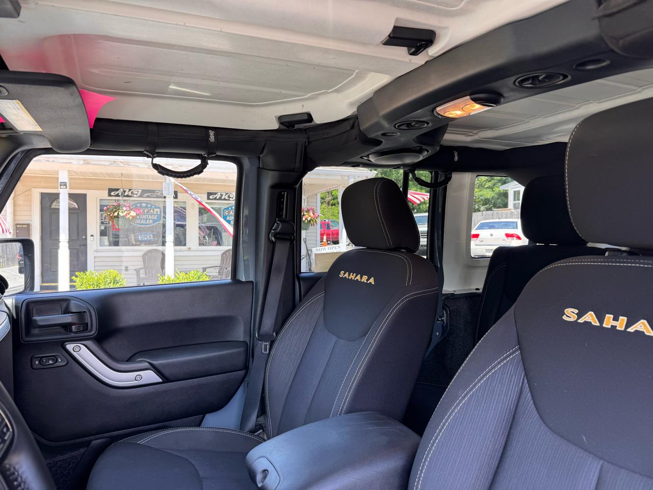 Jeep Wrangler Unlimited 4WD 4dr Sahara 2014