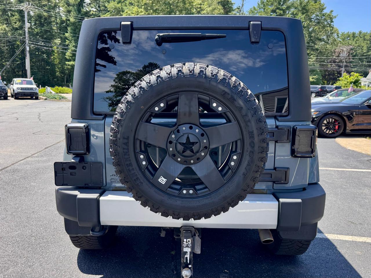 Jeep Wrangler Unlimited 4WD 4dr Sahara 2014