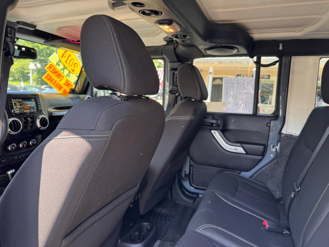 Jeep Wrangler Unlimited 4WD 4dr Sahara 2014