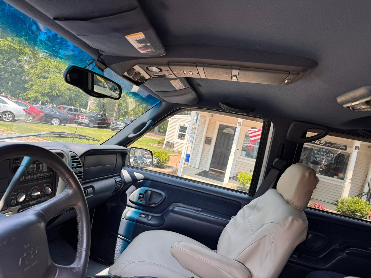 Chevrolet Suburban 1500 4WD 1999