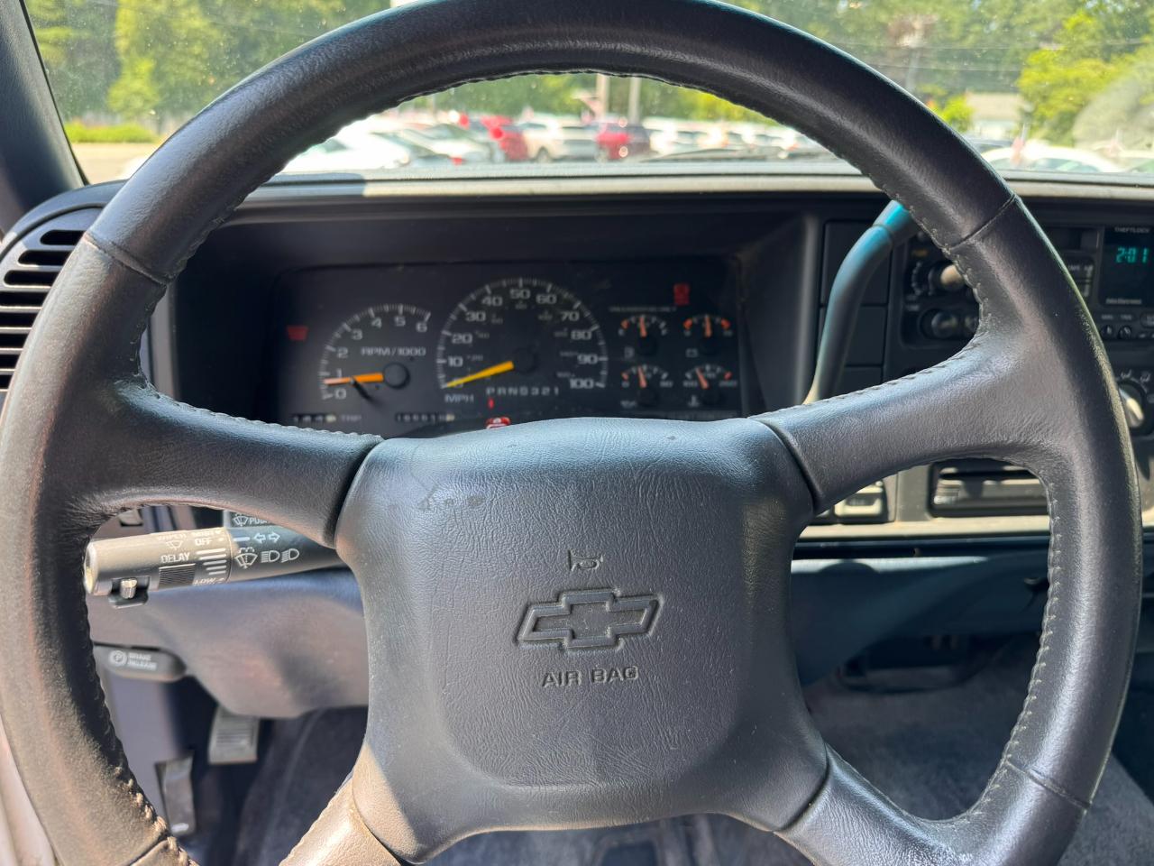 Chevrolet Suburban 1500 4WD 1999