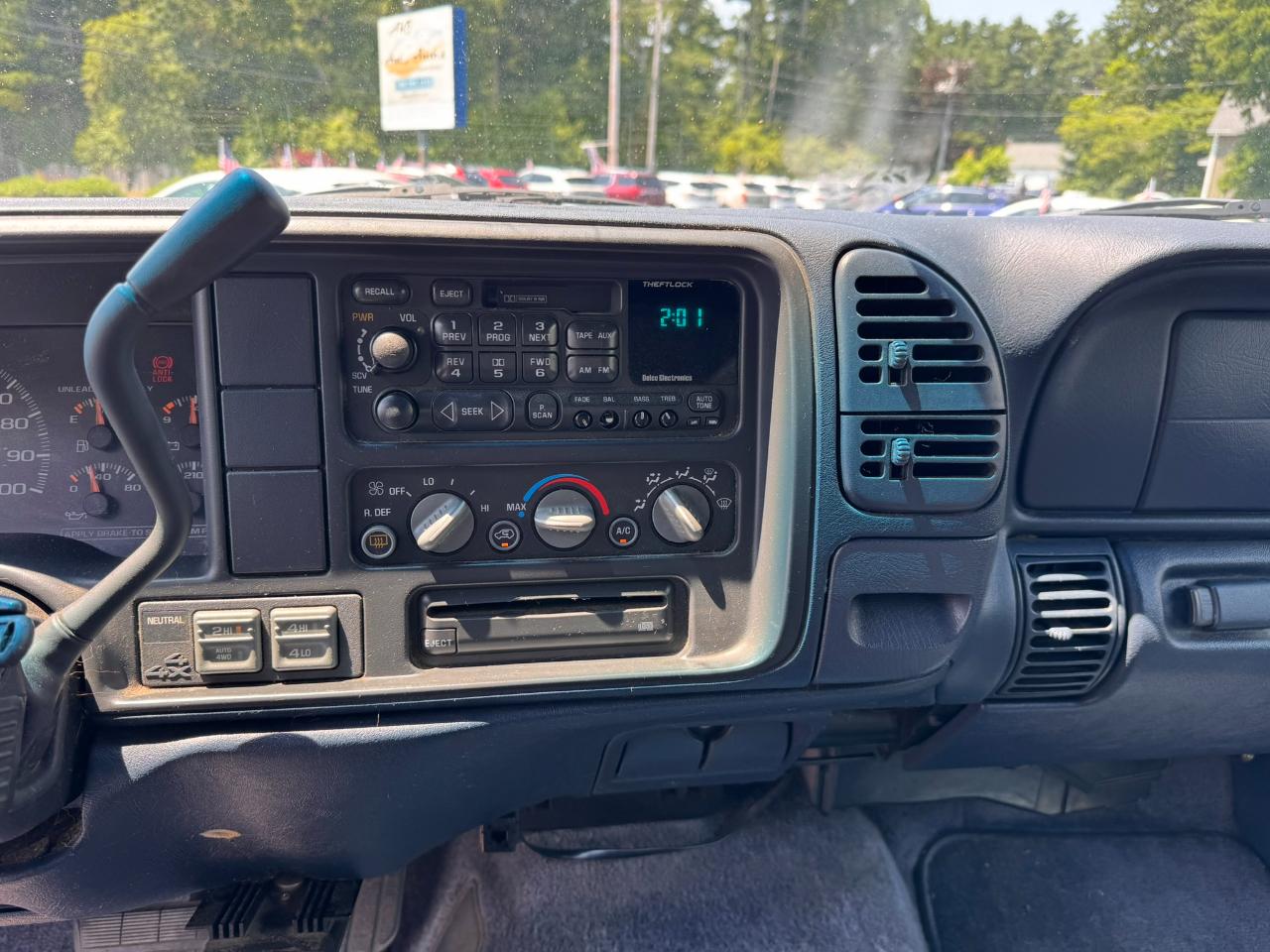 Chevrolet Suburban 1500 4WD 1999