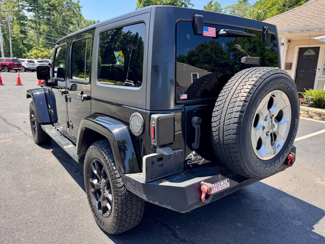 Jeep Wrangler Unlimited 4WD 4dr Sahara 2013