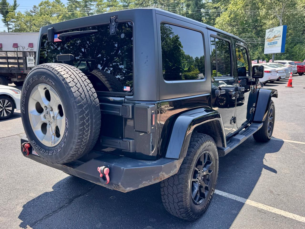 Jeep Wrangler Unlimited 4WD 4dr Sahara 2013