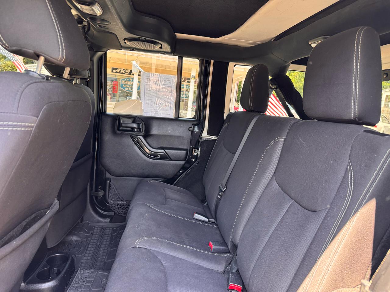 Jeep Wrangler Unlimited 4WD 4dr Sahara 2013