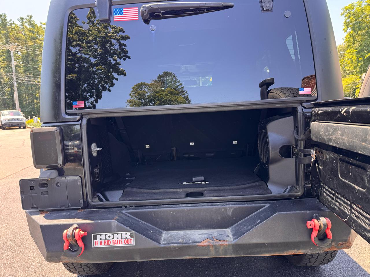 Jeep Wrangler Unlimited 4WD 4dr Sahara 2013