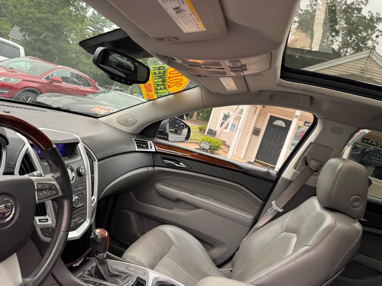 Cadillac SRX AWD 4dr Luxury Collection 2010