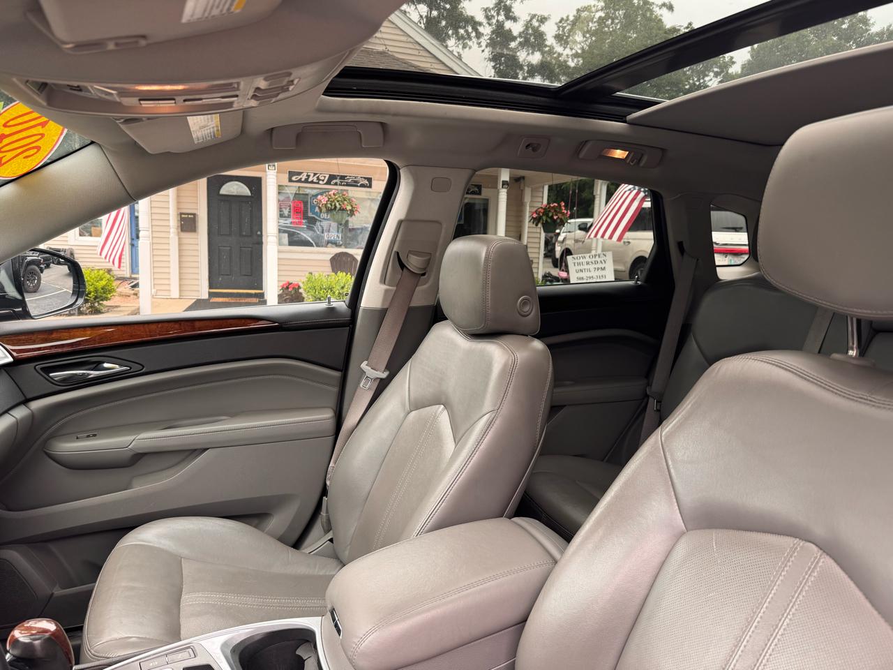 Cadillac SRX AWD 4dr Luxury Collection 2010