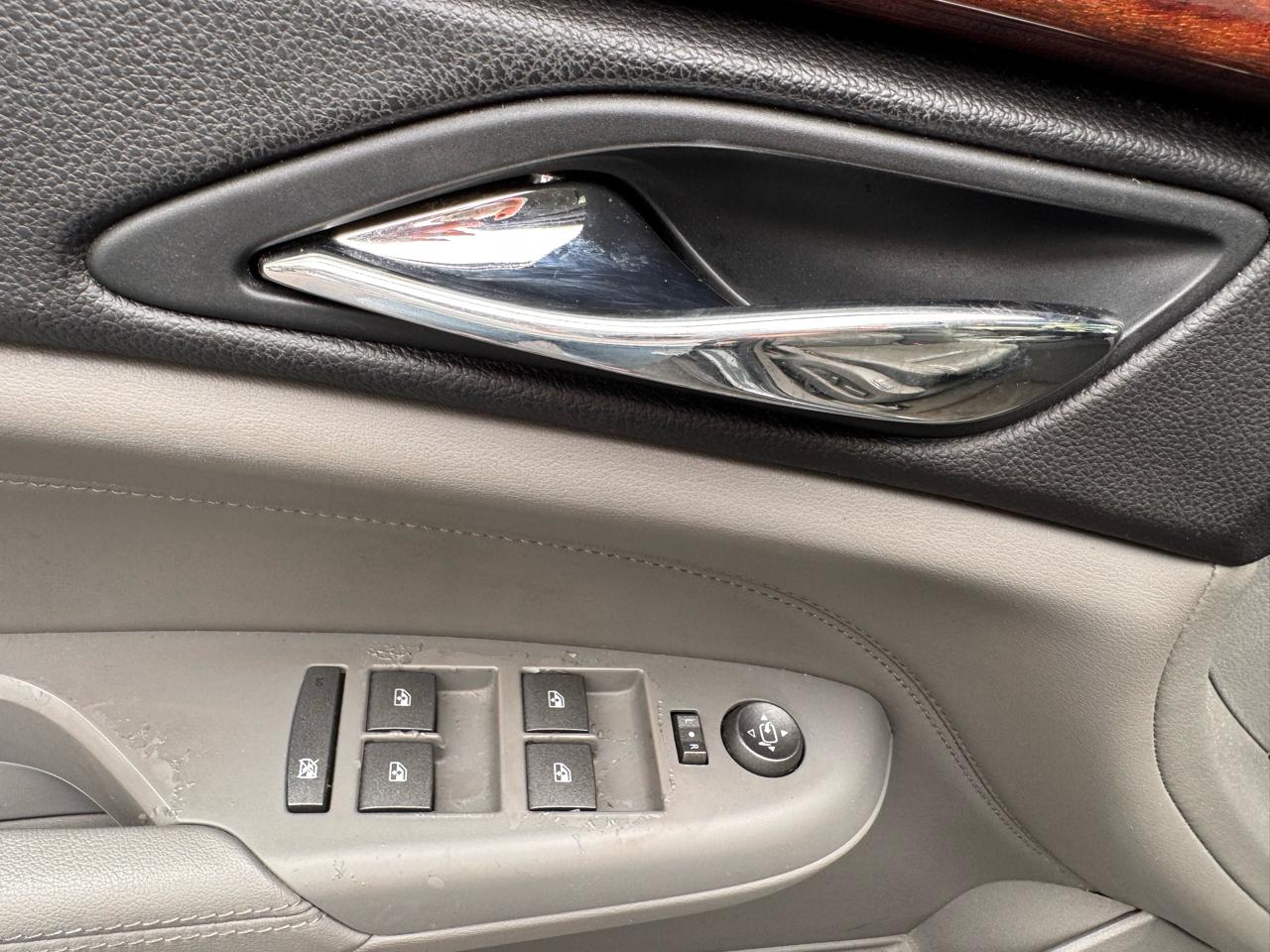 Cadillac SRX AWD 4dr Luxury Collection 2010