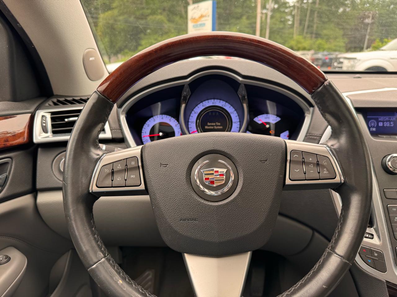 Cadillac SRX AWD 4dr Luxury Collection 2010