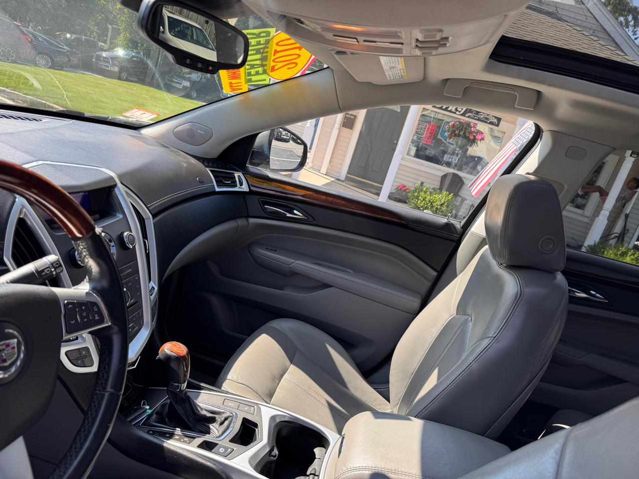 Cadillac SRX AWD 4dr Luxury Collection 2010
