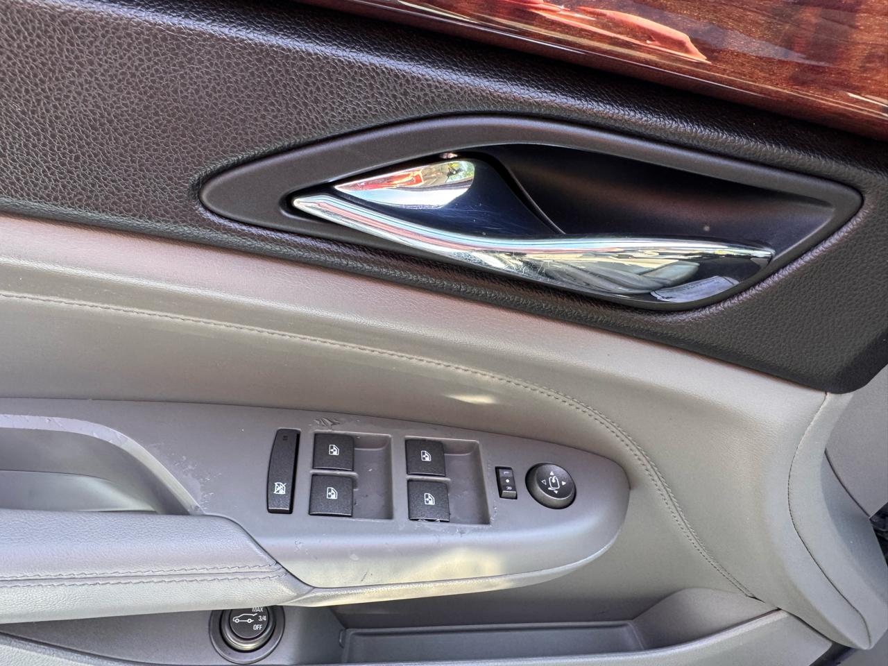 Cadillac SRX AWD 4dr Luxury Collection 2010